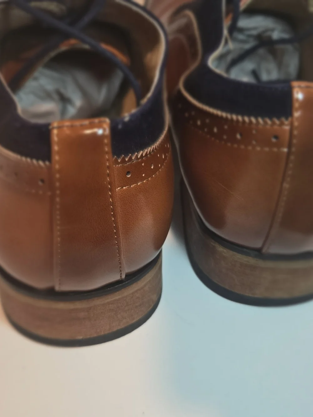 Men's Two-Tone Tan and Black Oxford Derby Dress Shoes